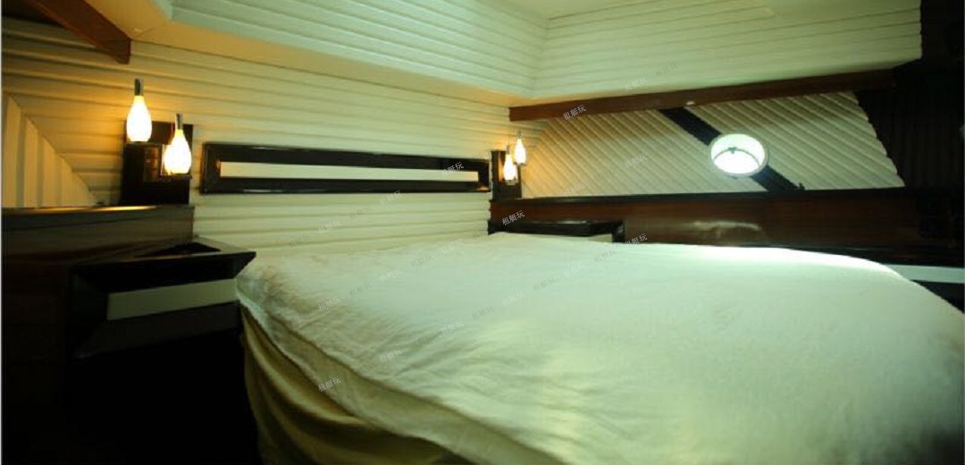 72英尺三層飛橋游艇